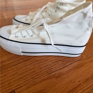 White Canvas High-Top chuck Sneakers size 7 new